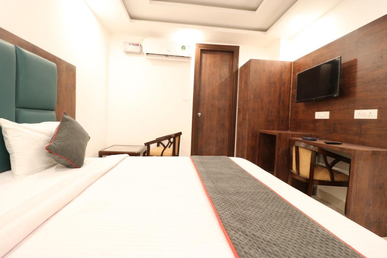 Hotel Krone A Family Hotel Near Igi Airport Delhi New Delhi Exterior photo