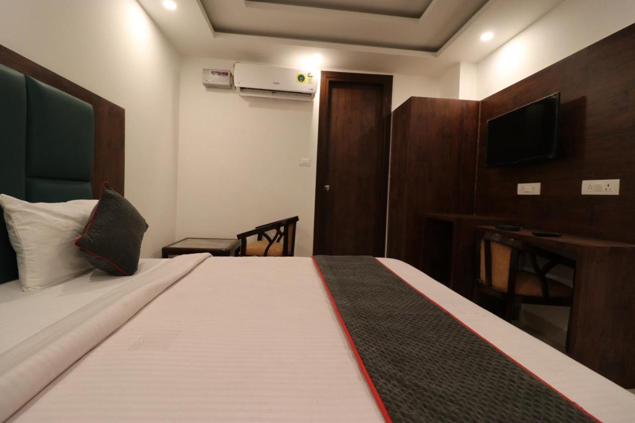 Hotel Krone A Family Hotel Near Igi Airport Delhi New Delhi Exterior photo